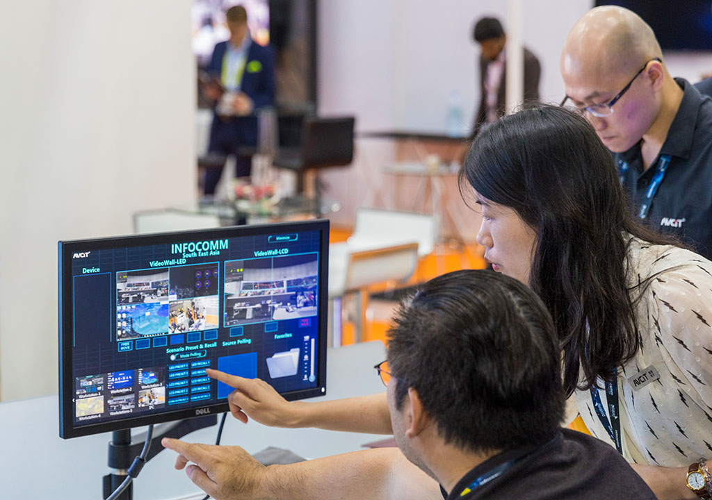 Bangkok Event Photographer Expo and Trade Fairs InfoComm AV Bitec Thailand screen demo